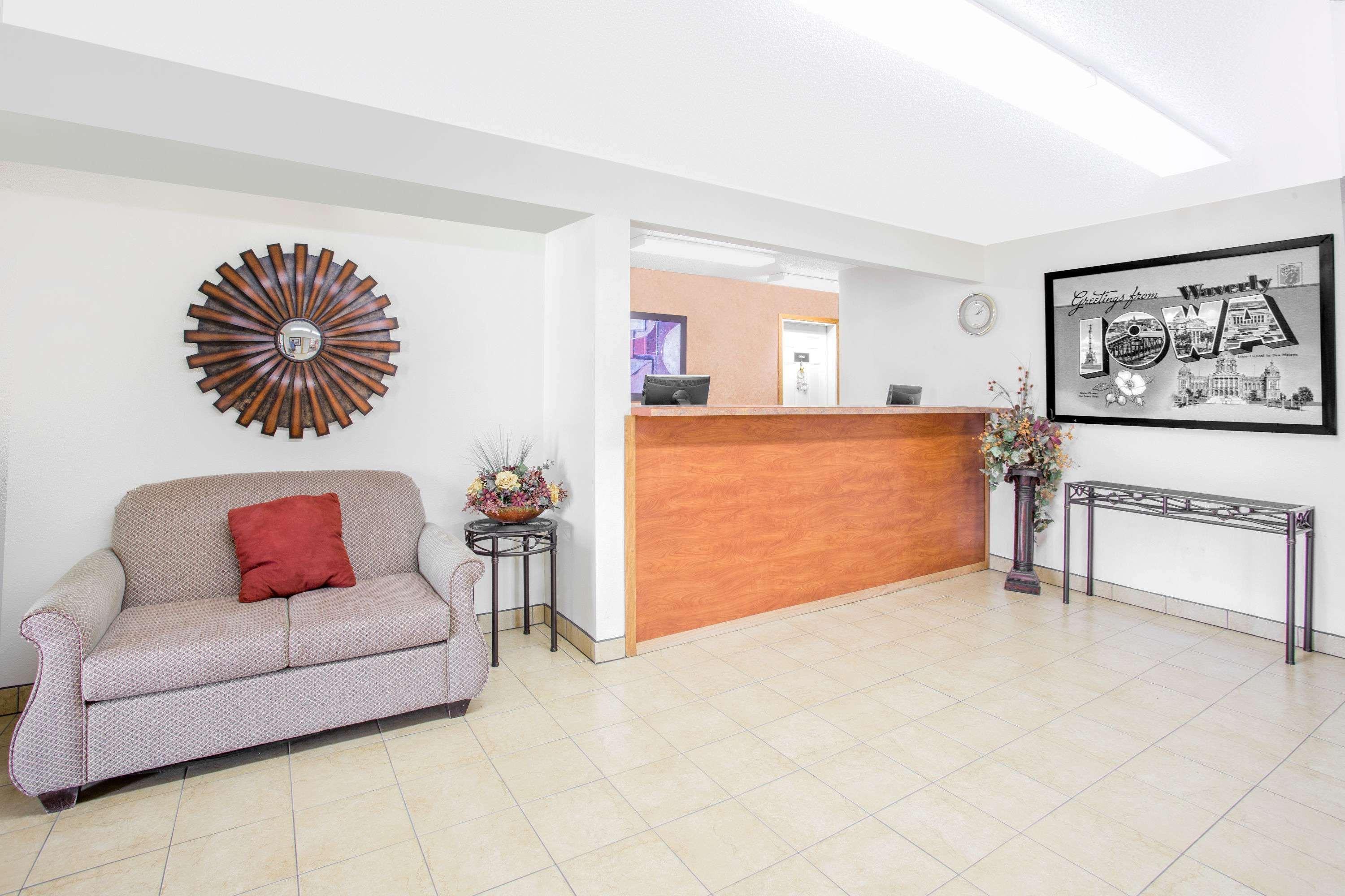 Super 8 By Wyndham Waverly Εξωτερικό φωτογραφία