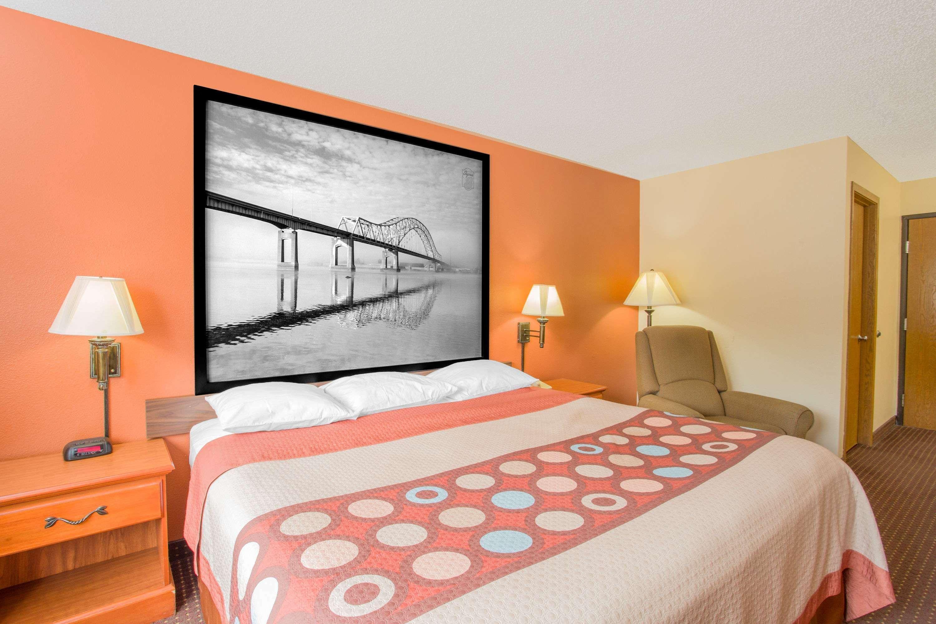 Super 8 By Wyndham Waverly Εξωτερικό φωτογραφία