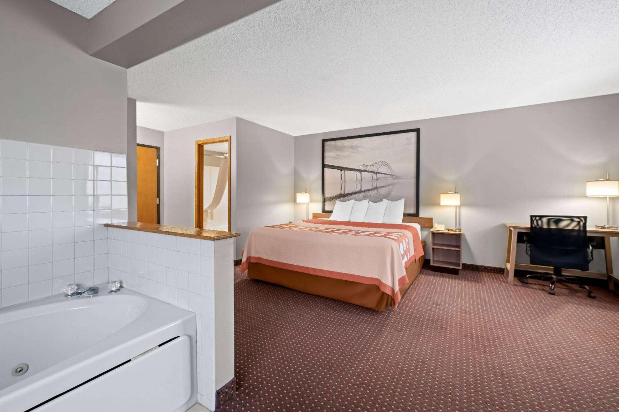 Super 8 By Wyndham Waverly Εξωτερικό φωτογραφία