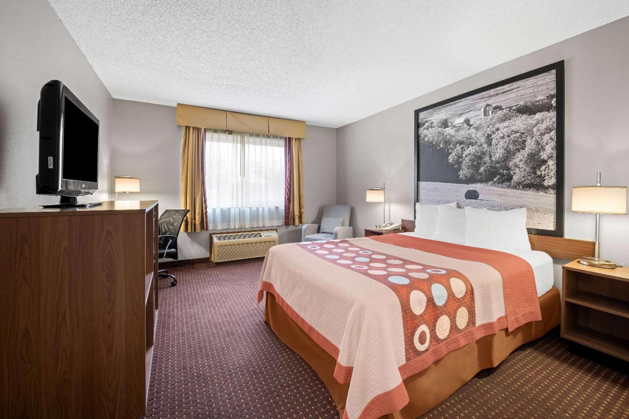 Super 8 By Wyndham Waverly Εξωτερικό φωτογραφία