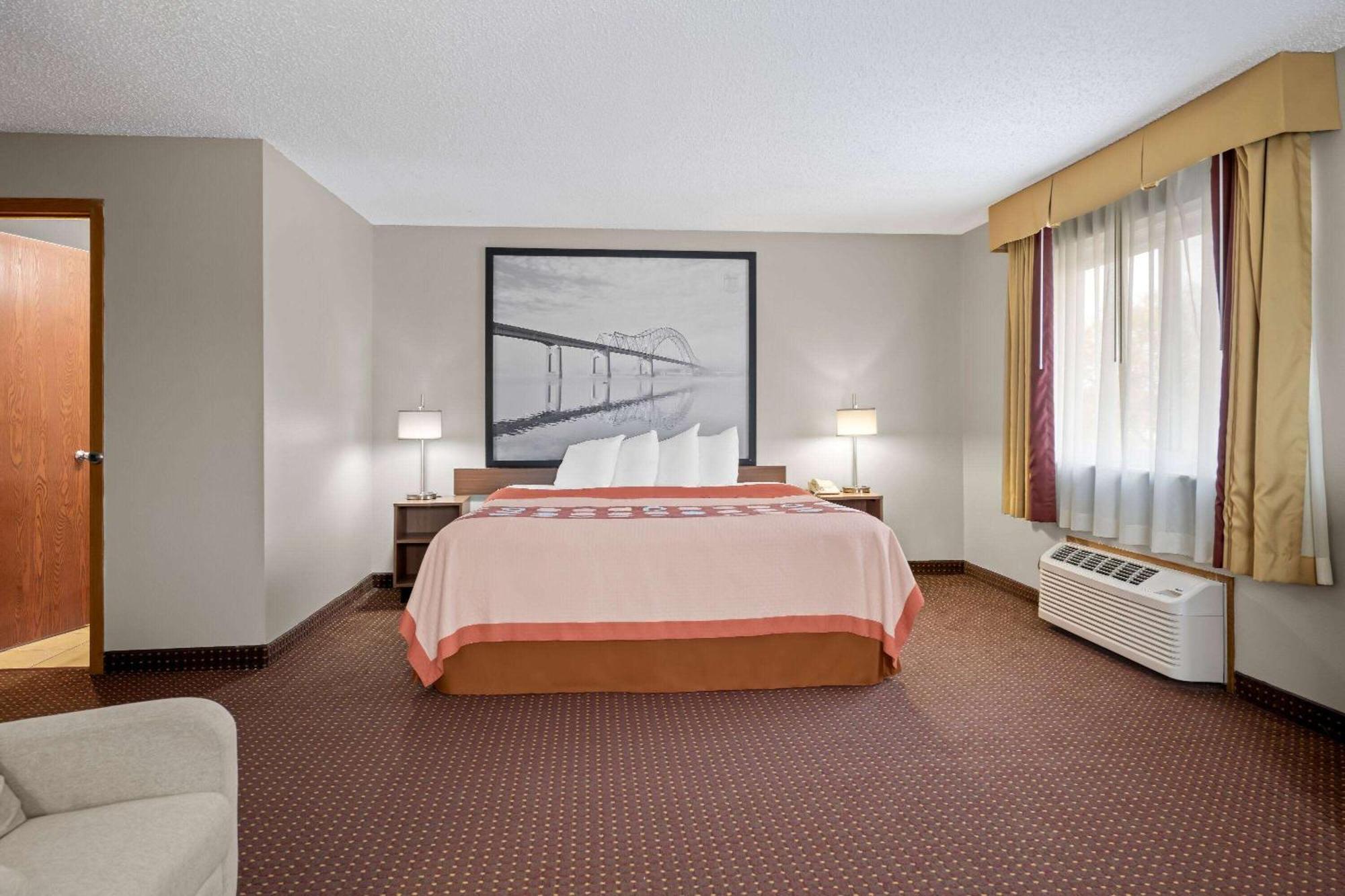 Super 8 By Wyndham Waverly Εξωτερικό φωτογραφία