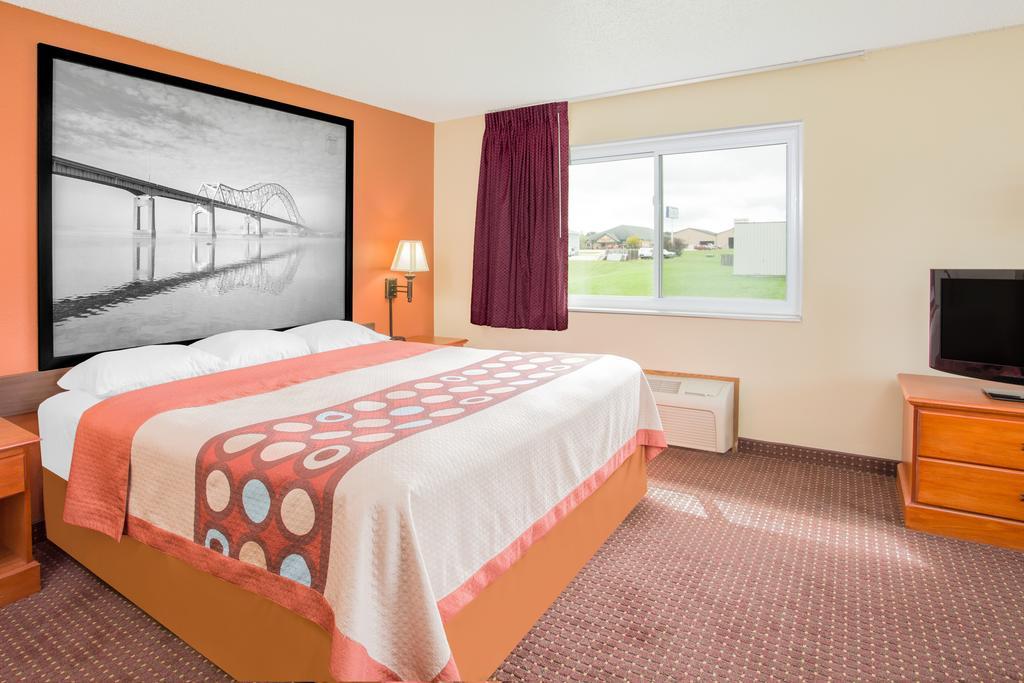 Super 8 By Wyndham Waverly Εξωτερικό φωτογραφία